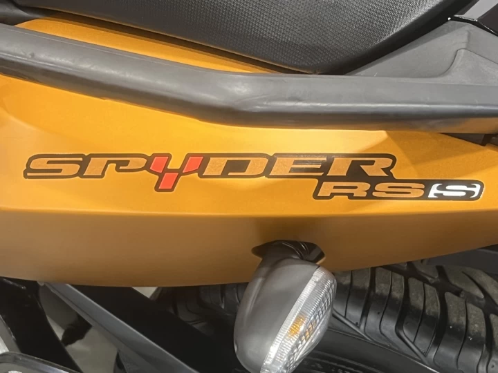 2008 BRP CAN-AM SPYDER RS-S / SM-5 MANUELLE @ CLUTCH + FOX PODIUM + 44585 KM + COULEUR RARE & A1 