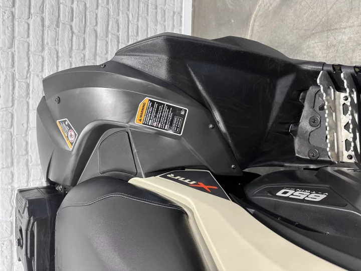 2022 BRP CAN-AM RENEGADE X-MR 650 EFI + 4WD + DPS + FOX + GORILLA 30'' + 2929 KM SEULEMENT + RARE & A1 