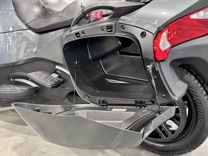 2018 BRP CAN-AM SPYDER RT LIMITED EDITION DARK SE-6 (SEMI-AUTOMATIQUE) ROTAX 1330 cc ACE EFI + 56197 KM + RARE & A1 