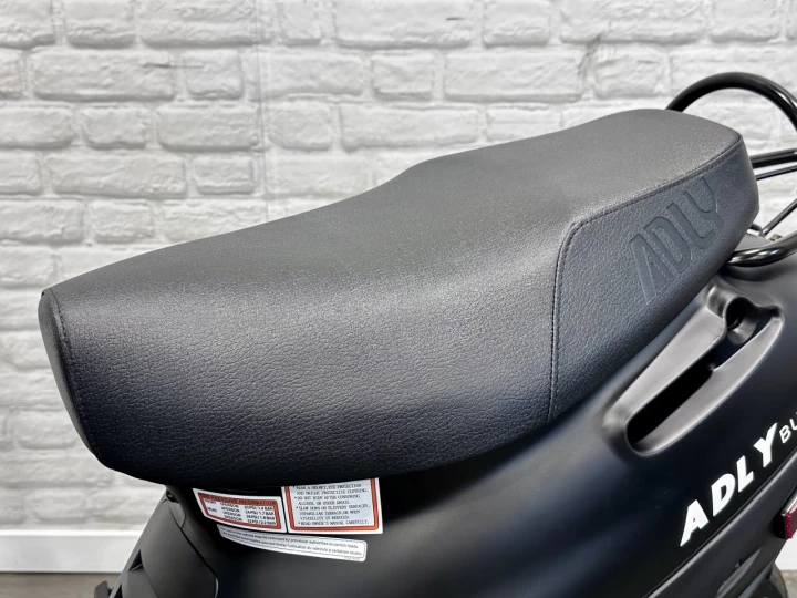 2026 ADLY SCOOTER BULLSEYE GTC 50 cc + 2 TEMPS + NEUF 0 KM + EN INVENTAIRE & LIVRAISION RAPIDE 