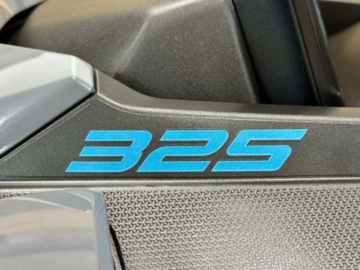 2025 BRP SEA-DOO GTX LIMITED 325 HP + IBR + VTS + IDF + AUDIO + ECRAN 10'' + 3 PASSAGGERS + SEULEMENT 4 HR + COULEUR RARE & A1 