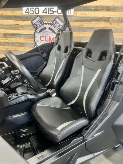 2025 BRP CAN-AM COMMANDER 700 EFI + 4X4 + DPS + MAGS & PNEUS NEUFS + SEULEMENT 2759 KM + RARE & CONDITION A1 