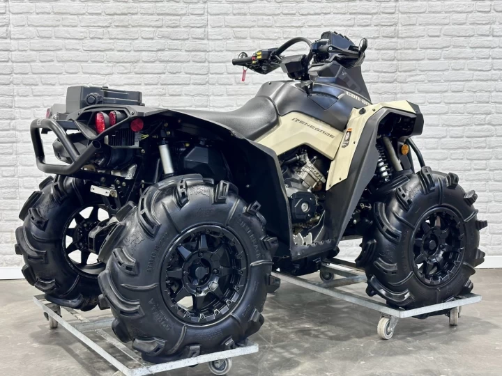 2022 BRP CAN-AM RENEGADE X-MR 650 EFI + 4WD + DPS + FOX + GORILLA 30'' + 2929 KM SEULEMENT + RARE & A1 