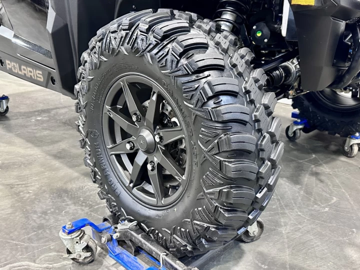 2023 POLARIS GENERAL XP 1000 EFI PREMIUM DELUXE + 4WD + EPS + AUDIO + SEULEMENT 3425 KM + RARE & A1 