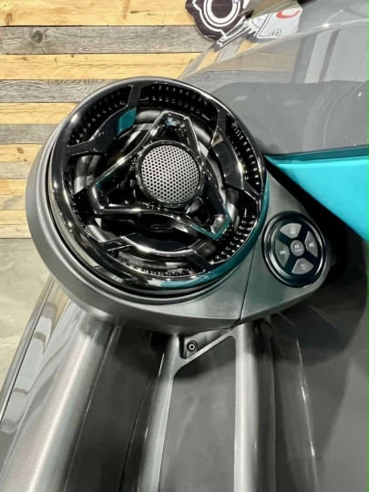 2025 BRP SEA-DOO GTR 230 H.P + IBR + VTS + AUDIO PREMIUM + 3 PASSAGERS + SEULEMENT 59 HR + RARE & A1 