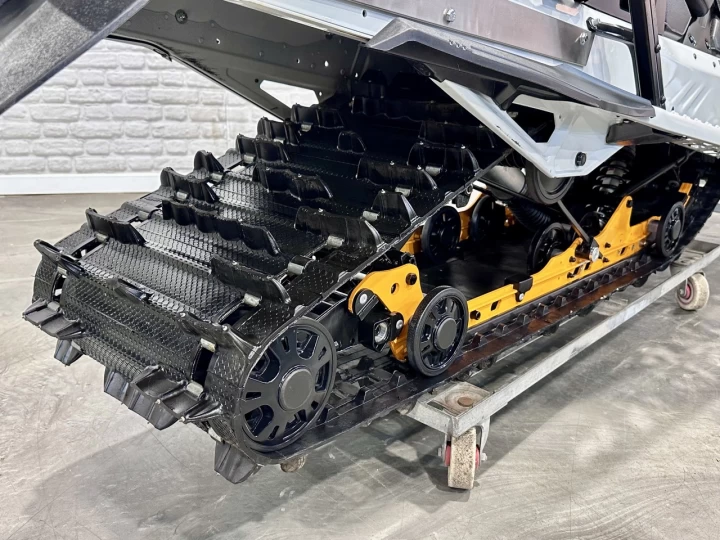 2023 BRP SKI-DOO EXPEDITION S.E = SPECIAL EDITION 900 ACE TURBO EFI 130 HP WT = WIDE TRACK 154'' X 20'' + BANC PASSAGER + 7555 KM + COULEUR RARE & A1 