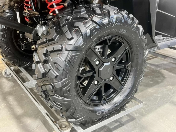2023 POLARIS SPORTSMAN 850 EFI ULTIMATE TRAIL + 4X4 + EPS + SEULEMENT 534 KM / 34 HR + CONDITION A1 