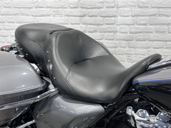 2022 HARLEY DAVIDSON FLHR ROAD KING 107 p.c = 1746 cc EFI + SEULEMENT 29173 KM + RARE & A1 