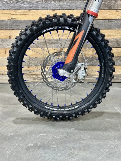 2022 KTM 350 XC-F EFI + 4 TEMPS + SEULEMENT 22 HR + BEAUCOUP D'OPTIONS $$$ INCLUSES + A1 