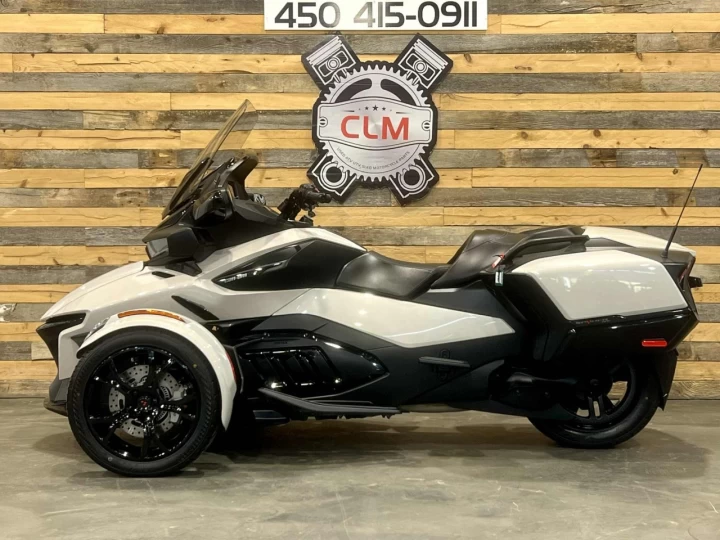 2020 BRP CAN-AM SPYDER RT SE-6 (SEMI-AUTOMATIQUE) + 56770 KM + COULEUR ET MODELE RARE + CONDITION A1 