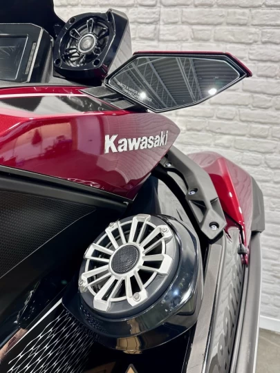 2026 KAWASAKI JET SKI ULTRA 310 LX +JETSOUND AUDIO + SEULEMENT 11 HR + 3 PASSAGERS + TOILE + RARE & A1 