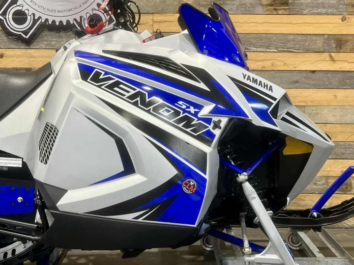 2022 YAMAHA SX VENOM 400 cc EFI 121'' + SEULEMENT 2787 KM + RARE & CONDITION A1 