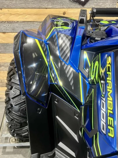 2023 POLARIS SCRAMBLER XP 1000 VERSION ''S'' + 4X4 + EPS + SEULEMENT 2235 KM + GARANTIE JANVIER 2027 + LOOK INCROYABLE 