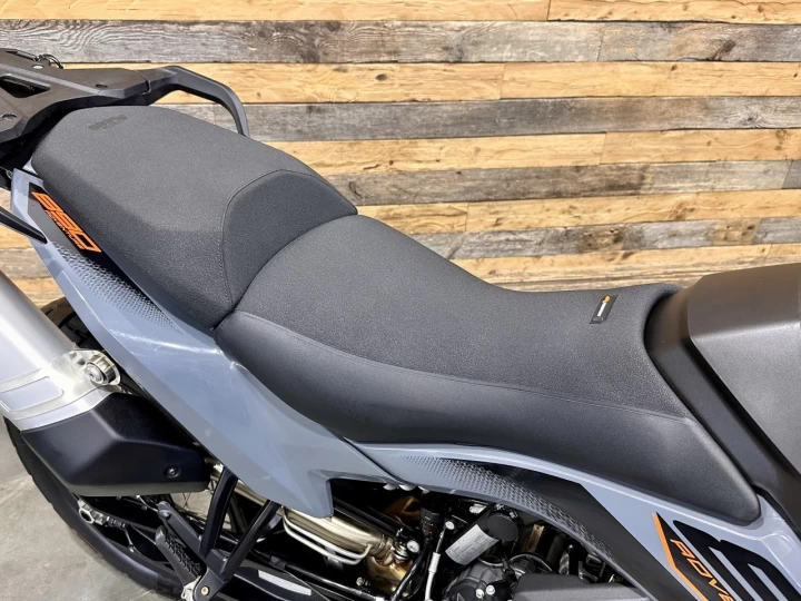 2021 KTM 890 ADVENTURE + A.B.S + BEAUCOUP D'ÉQUIPEMENTS INCLUS $$$ + 18595 KM + RARE & A1 
