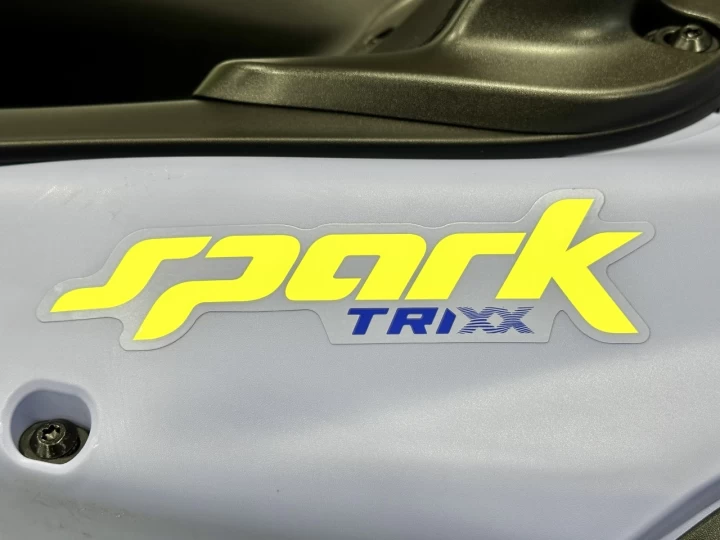 2024 BRP SEA-DOO SPARK TRIXX + IBR + VTS + PREMIUM AUDIO + SEULEMENT 12 HR + COULEUR RARE & A1 