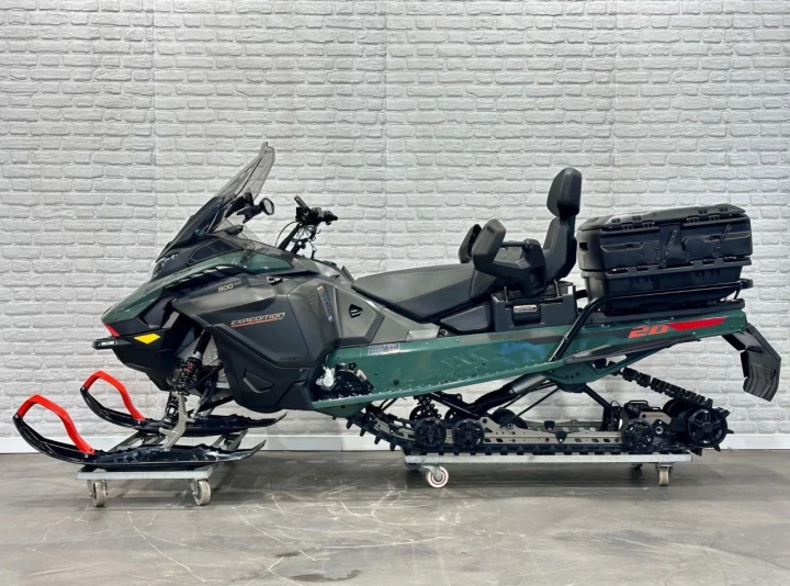 2026 BRP SKI-DOO EXPEDITION S.E 900 ACE EFI + WIDE TRACK 154'' X 20'' + AIR RIDE + BANC PASSAGERS + COFFRE LINQ + RARE & A1 