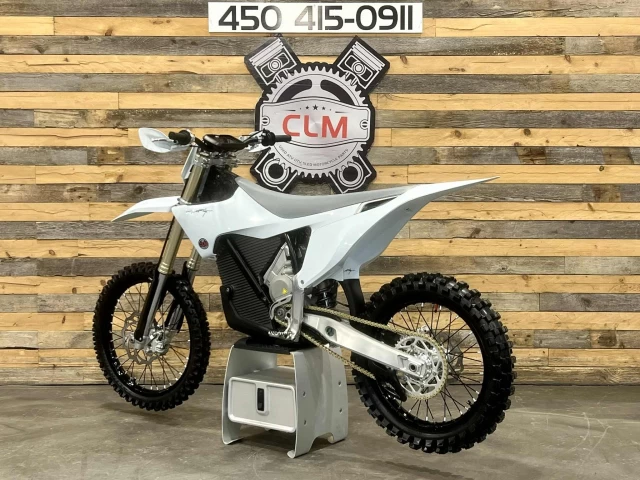 STARK FUTURE VARG 1.2 MX 60 HP @ 80 H.P (ALPHA) + FLAMBANT NEUF 0 HR + GARANTIE 2 ANS + RARE SUR LE MARCHÉ  2025