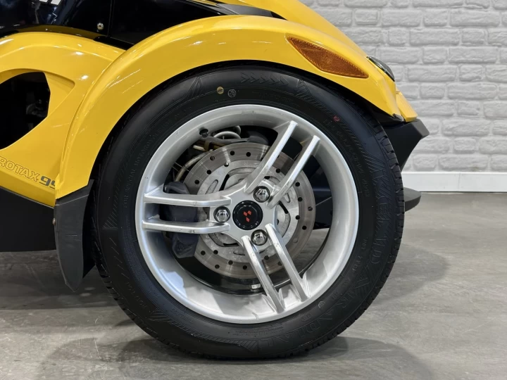 2008 BRP CAN-AM SPYDER RS ROADSTER SE-5 (SEMI-AUTOMATIQUE) + BAS KM SEULEMENT 30346 KM + DOSSIER PASSAGER + RARE & A1 