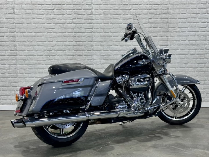 2022 HARLEY DAVIDSON FLHR ROAD KING 107 p.c = 1746 cc EFI + SEULEMENT 29173 KM + RARE & A1 