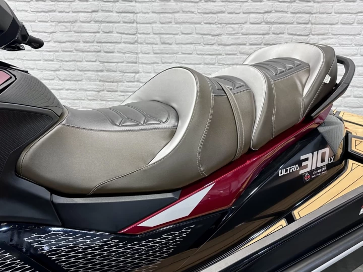 2026 KAWASAKI JET SKI ULTRA 310 LX +JETSOUND AUDIO + SEULEMENT 11 HR + 3 PASSAGERS + TOILE + RARE & A1 