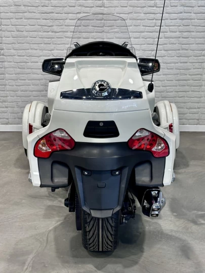 2013 BRP CAN-AM SPYDER RT LIMITED SE-5 (SEMI-AUTOMATIQUE + ENSEMBLE CHROME + DOSSIER + 43092 KM + RARE & A1 