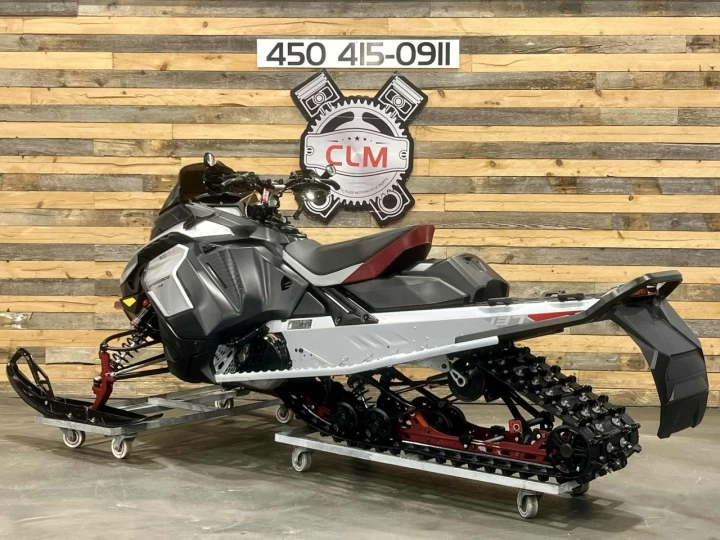 2024 BRP SKI-DOO RENEGADE X-RS 900 ACE TURBO ''R'' 180 H.P + PLATEFORME REV GEN5 + 7911 KM + CONDITION A1 