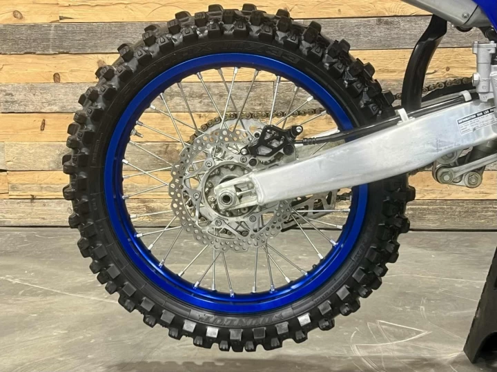 2023 YAMAHA YZ 450F EFI + 4 TEMPS + SEULEMENT 17 HR + MX-ENDURO-SNOWBIKE + CONDITION A1 