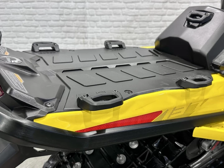 2025 BRP SKI-DOO RENEGADE X-RS 900 TURBO ''R'' 180 H.P + REV GEN5 + 10714 KM + COULEUR RARE & A1 