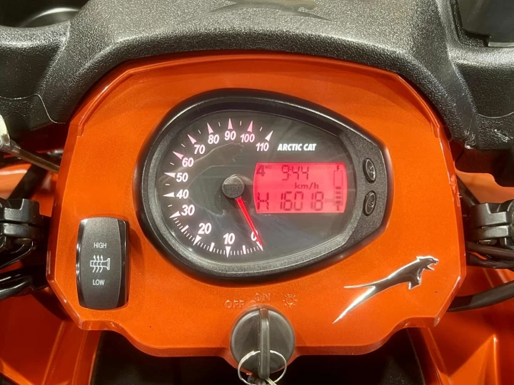 2010 ARCTIC CAT TRV H1 700 EFI 4X4 + VRAI VTT 2 PASSAGERS LEGALE EN SENTIER + 16018 KM 