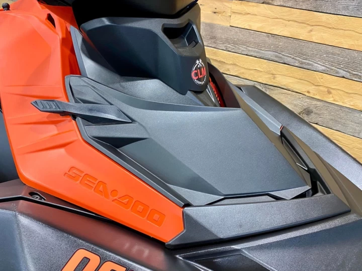 2021 BRP SEA-DOO SPARK TRIXX 3UP + IBR + VTS + AUDIO PREMIUM PORTABLE + SEULEMENT 66 HR + COFFRE AVANT 