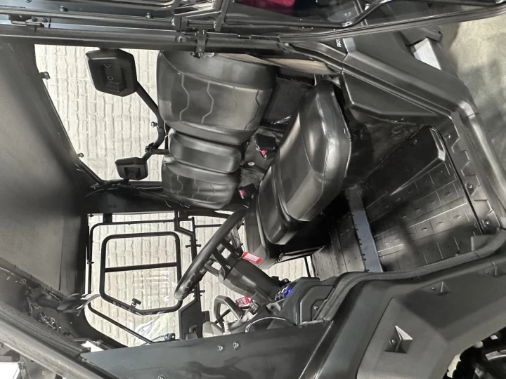2016 BRP CAN-AM DEFENDER XT HD-10 EFI + 4WD + DPS + CABINE + CHAUFRETTE + 11130 KM + RARE & A1 