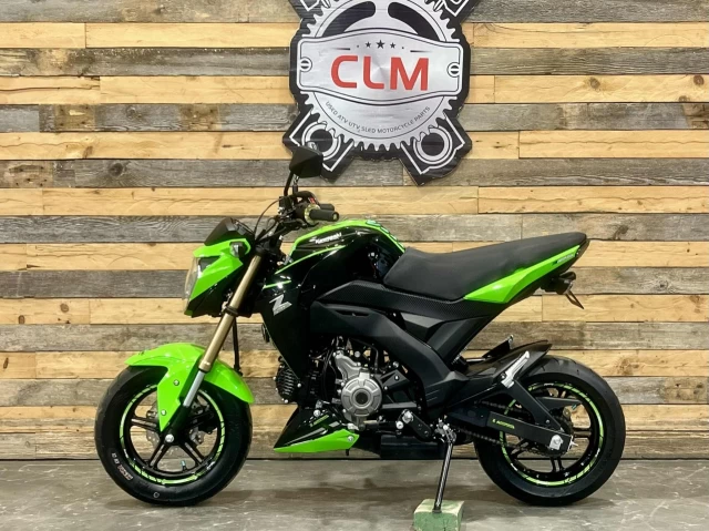KAWASAKI Z125 PRO + 4 VITESSES + SEULEMENT 4394 KM + RARE & CONDITION A1  2017