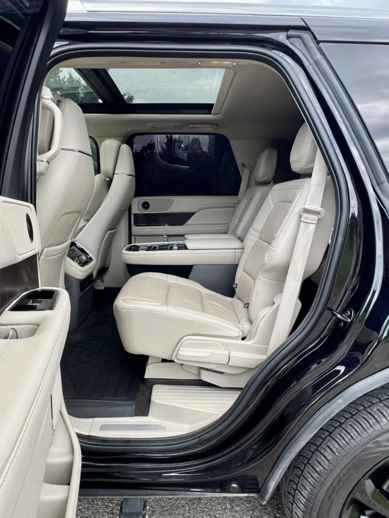 2021 LINCOLN NAVIGATOR EDITION RESERVE + MAGS 22'' + 7 PASSAGERS + TOUTE ÉQUIPÉE  Main Image