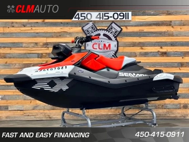 2024 BRP SEA-DOO SPARK TRIXX + IBR + VTS + PREMIUM AUDIO + MODE TRIXX + 12 HR SEULEMENT + COULEURES RARE & A1 