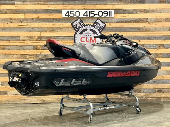 2026 BRP SEA-DOO GTR-X 300 HP + IBR + VTS + AUDIO PREMIUM + 3 PASSAGERS + 4 HR SEULEMENT + GARANTIE + RARE & A1 