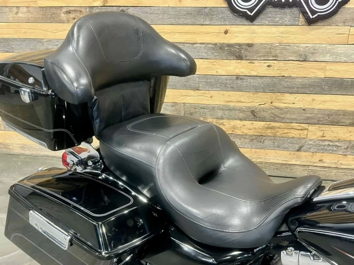 2011 HARLEY-DAVIDSON FLHTC ELECTRA GLIDE CLASSIC + 96 ci = 1584 cc EFI + 92849 KM + RARE & A1 