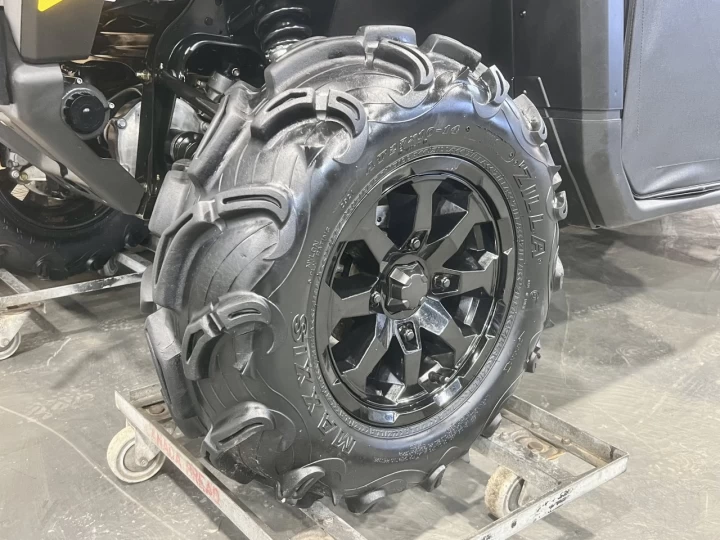 2022 BRP CAN-AM DEFENDER HD-10 + DPS + 6X6 + SEULEMENT 2556 KM + ULTRA RARE & A1 