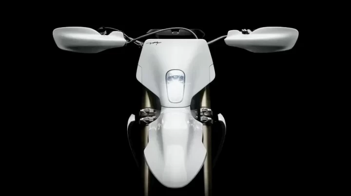 2025 STARK FUTURE VARG EX 60 HP @ 80 HP + LÉGALE SUR LA ROUTE + NEUF 0 KM + GARANTIE 2 ANS 