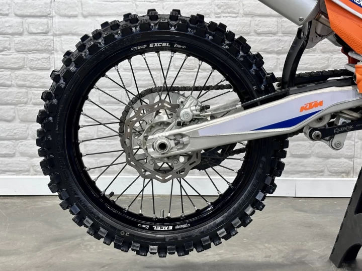 2022 KTM 150 SX - 2 TEMPS - MX MOTOCROSS + SEULEMENT 27 HR + RARE & IMPECCABLE A1 