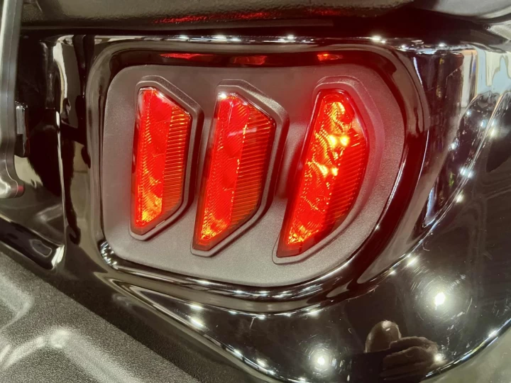 2024 KARO E.V LEGEND CREW + 4 PASSAGERS + BATTERIE LITHIUM + MOTEUR 4000W + 40 KM/H TOP SPEED 