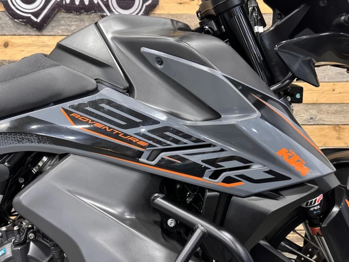 2021 KTM 890 ADVENTURE + A.B.S + BEAUCOUP D'ÉQUIPEMENTS INCLUS $$$ + 18595 KM + RARE & A1 