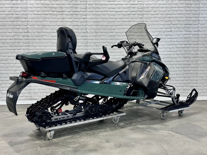 2024 BRP SKI-DOO GRAND TOURING L.E = LIMITED EDITION + ENSEMBLE LUXE + 900 ACE EFI 137'' AIR RIDE + ECRAN 10'' + SEULEMENT 478 KM + RARE & A1 