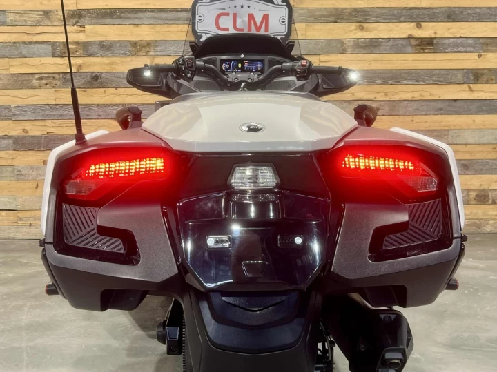 2020 BRP CAN-AM SPYDER RT SE-6 (SEMI-AUTOMATIQUE) + 56770 KM + COULEUR ET MODELE RARE + CONDITION A1 
