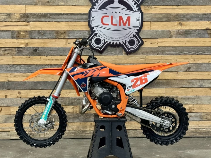 2024 KTM 65 SX + 2 TEMPS + SEULEMENT 58 HR + JEUNE / ENFANT MX - MOTOCROSS + RARE & A1 