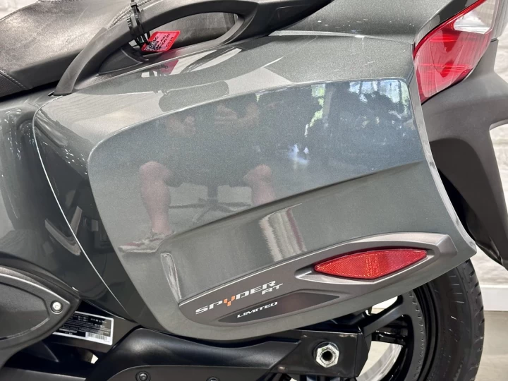 2018 BRP CAN-AM SPYDER RT LIMITED EDITION DARK SE-6 (SEMI-AUTOMATIQUE) ROTAX 1330 cc ACE EFI + 56197 KM + RARE & A1 