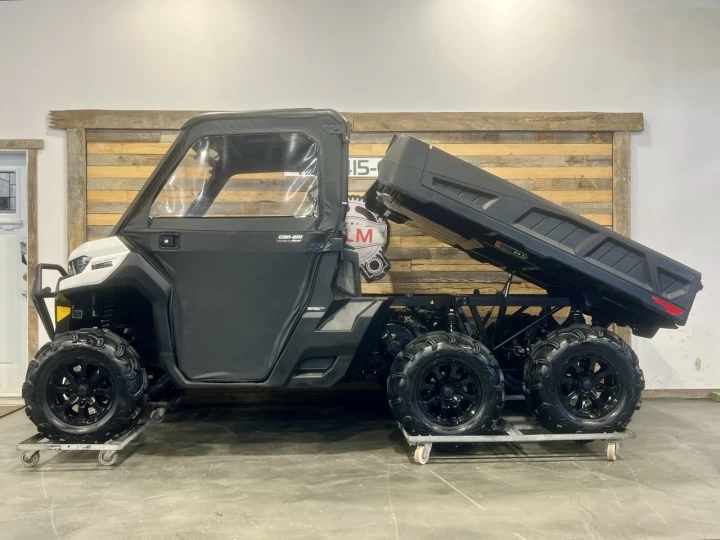 2022 BRP CAN-AM DEFENDER HD-10 + DPS + 6X6 + SEULEMENT 2556 KM + ULTRA RARE & A1 