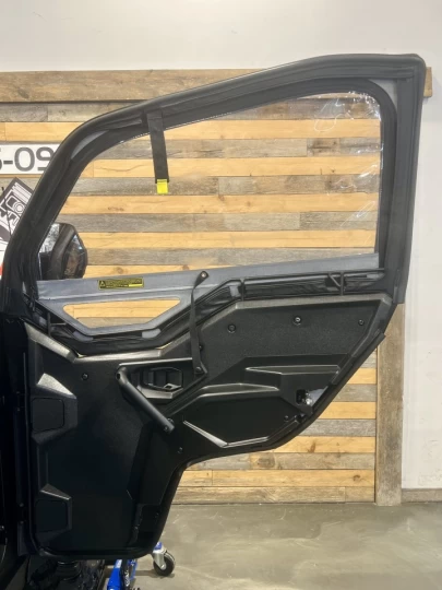 2023 POLARIS GENERAL 4 XP 1000 DLX-DELUXE EDITION + 4X4 + EPS + RIDE COMMAND GPS - AUDIO + 4 PASSAGERS + GARANTIE SEPT 2028 