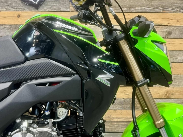 2017 KAWASAKI Z125 PRO + 4 VITESSES + SEULEMENT 4394 KM + RARE & CONDITION A1 