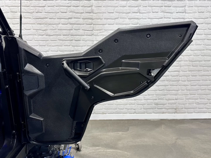 2023 POLARIS GENERAL XP 1000 EFI PREMIUM DELUXE + 4WD + EPS + AUDIO + SEULEMENT 3425 KM + RARE & A1 