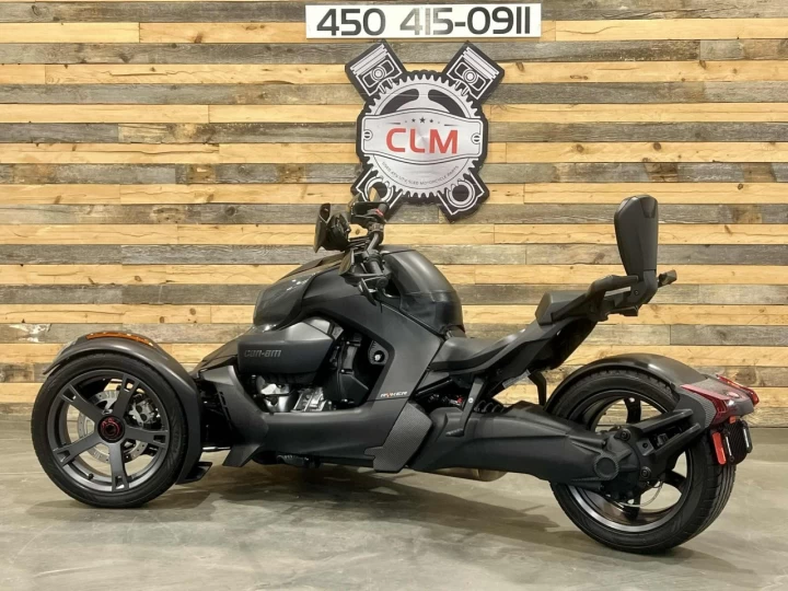 2022 BRP CAN-AM RYKER SPORT 900 ACE EFI + SEULEMENT 8724 KM + ENSEMBLE CARBON + BANC PASSAGER + MUFFLLER + A1 